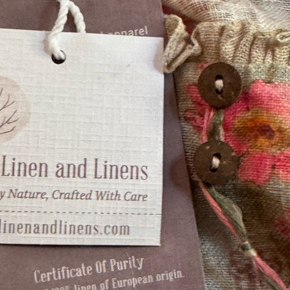 Linen& Linens Assymetrical Hem Floral Tunic - Picture 15 of 16